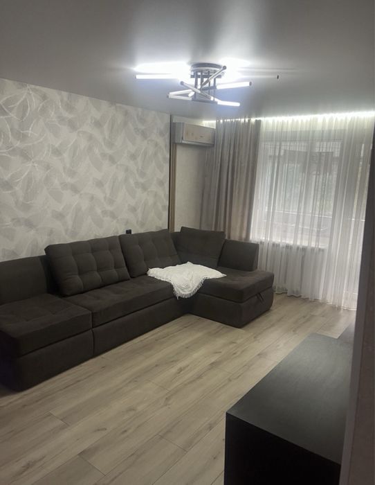 Продаж трикімнатної квартири