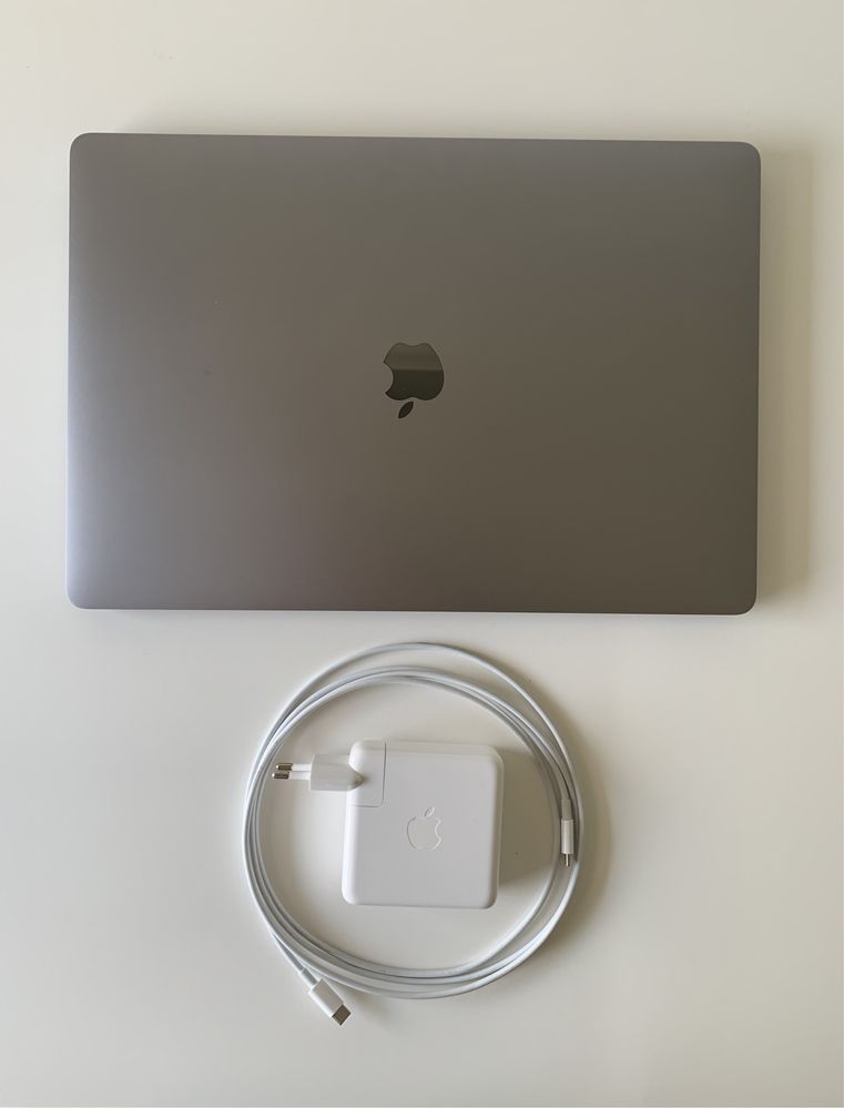 MacBook Pro 16 - Como Novo