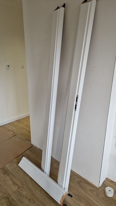 Ościeżnica regulowana biała