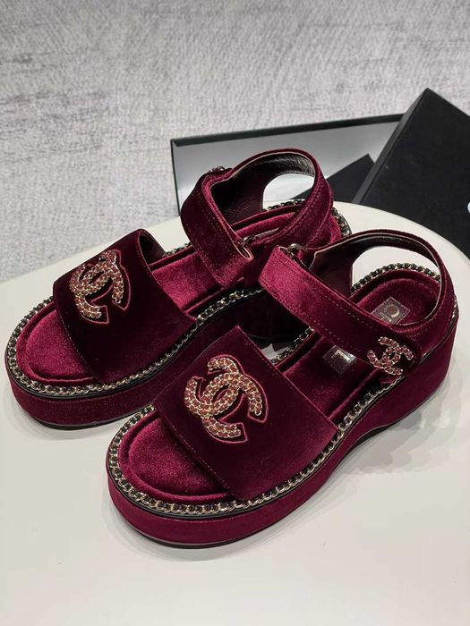 Buty, sandaly klapki, skora 210235