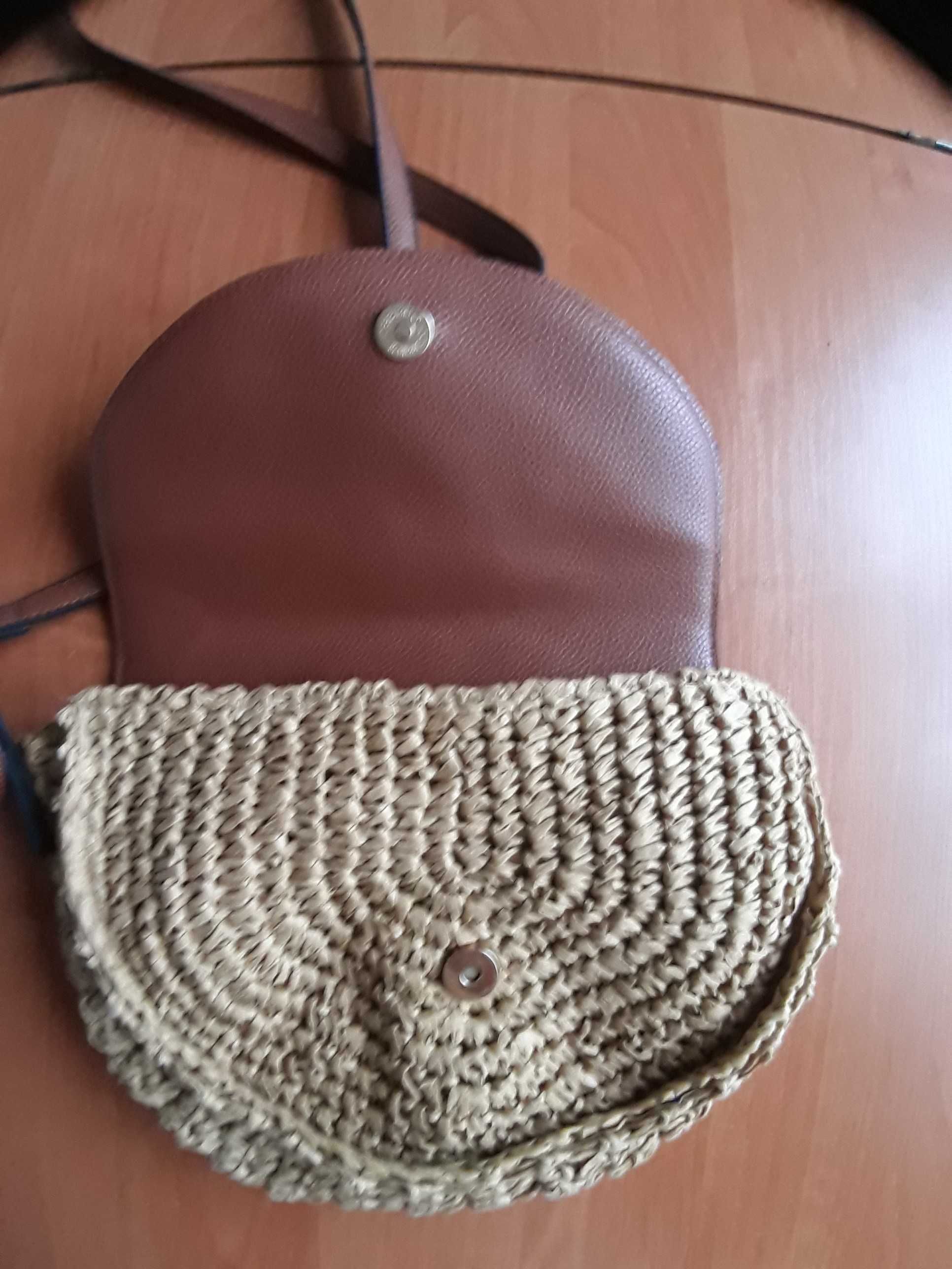 Сумка на літо з соломи та екошкіри.
Primark
