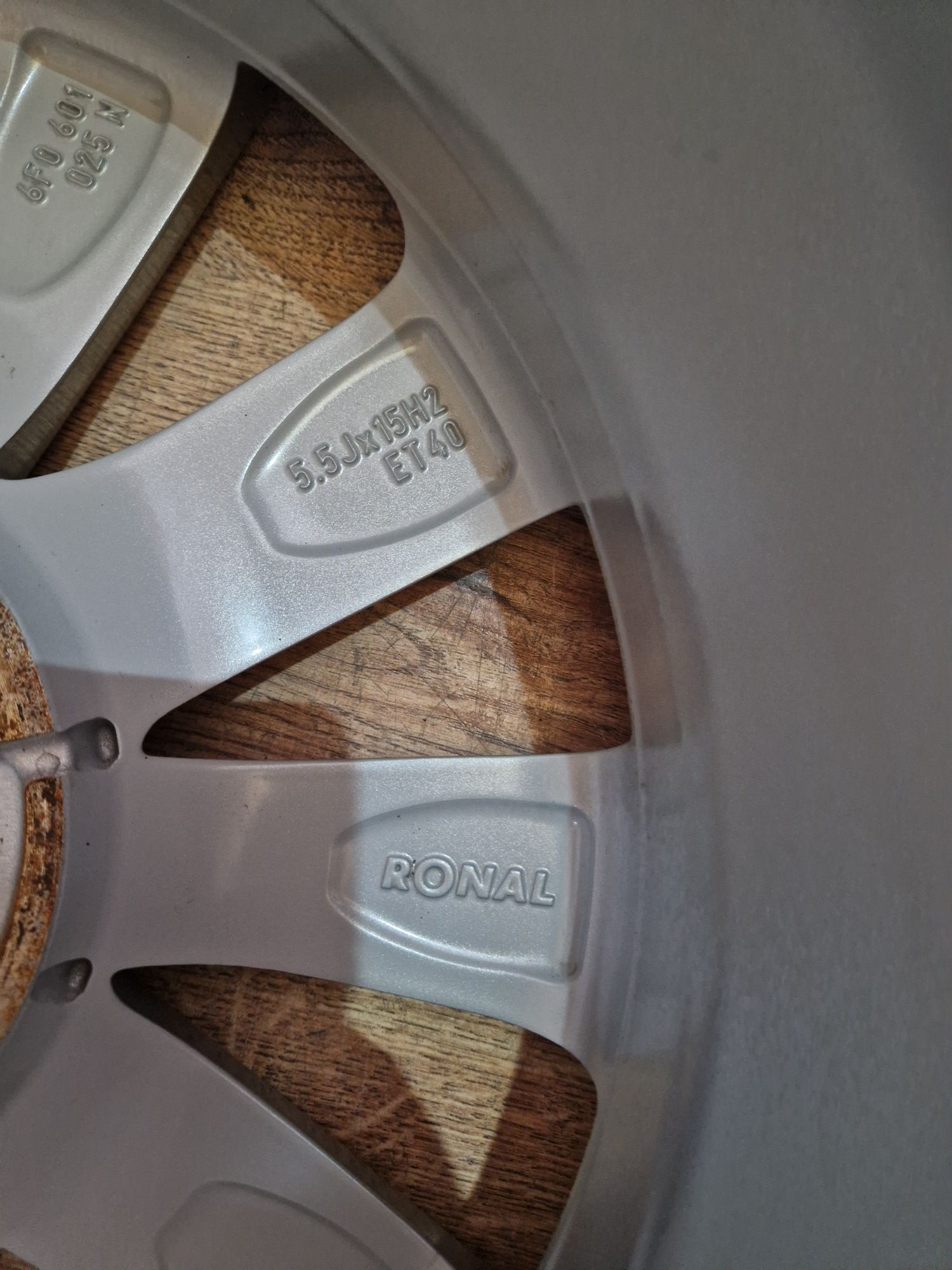 Диски SEAT R15 5x100 ET40 для Ibiza Leon Golf 4 Octavia A3