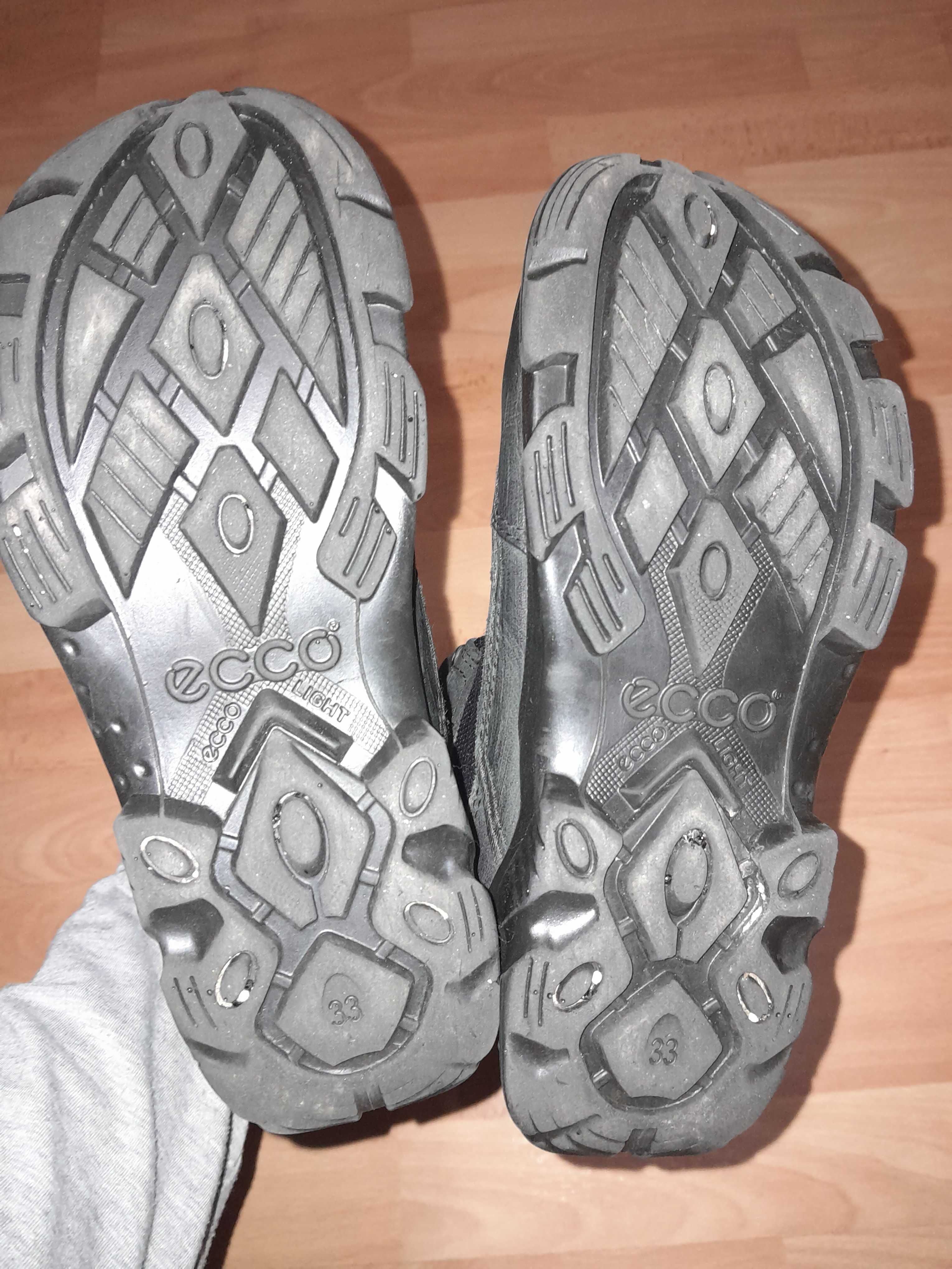 Продам шкіряні дитячі зимові черевики ЕССО