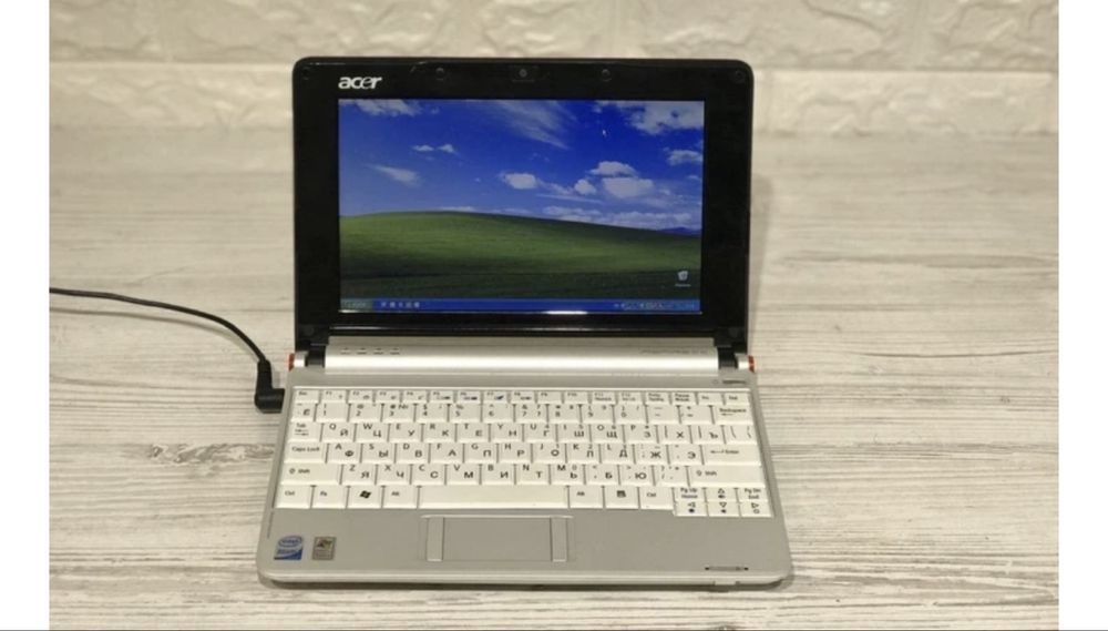 Acer Aspire One ZG5 нетбук