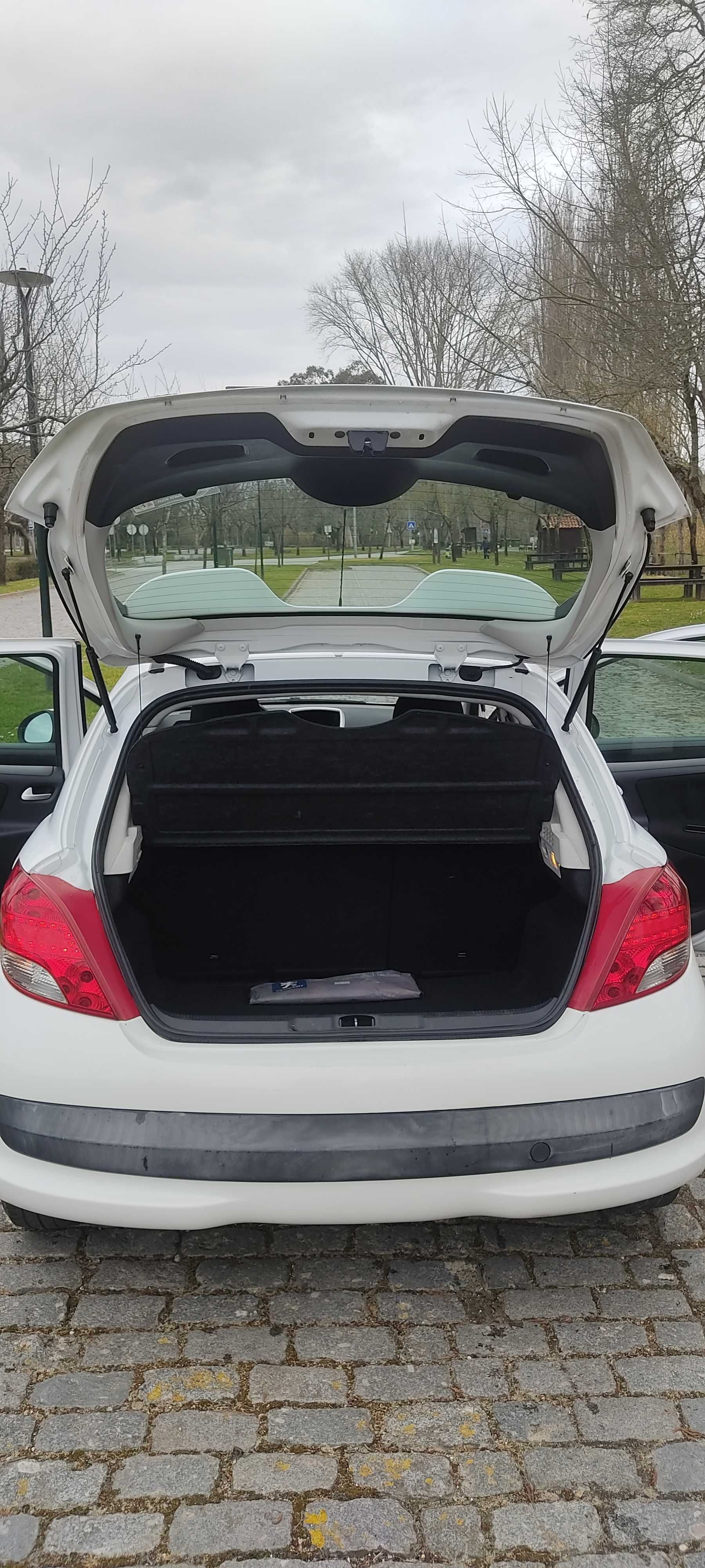 Peugeot 207  1.6HDi