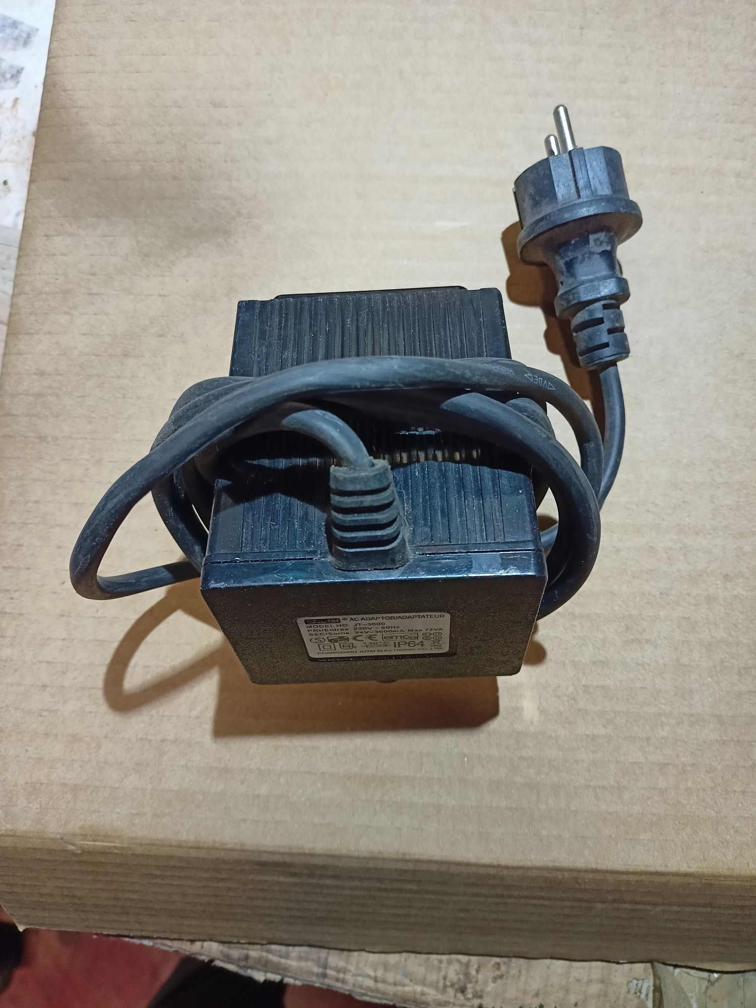 Zasilacz JT 3000
