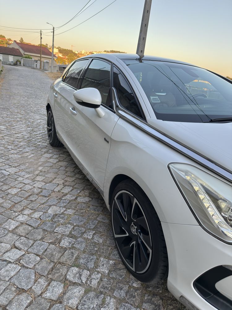 Citroen DS5 Híbrido  (FULL EXTRAS)