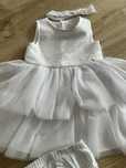 Sukienka guess rozmiar 6/9 msc chrzest