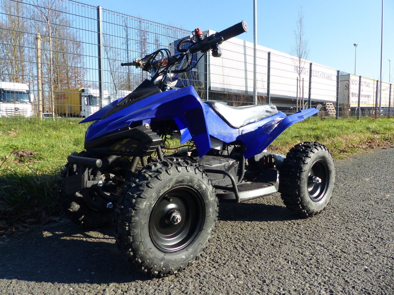 Dziecięcy QUAD 500 W 36 V w kolorze niebieskim nowy kartonie wyprzedaż