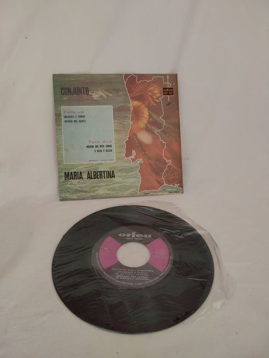 Single Conjunto Maria Albertina