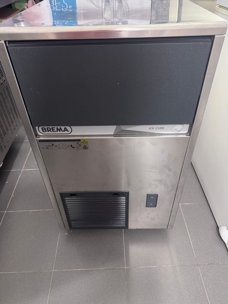 Máquina de gelo marca Brema