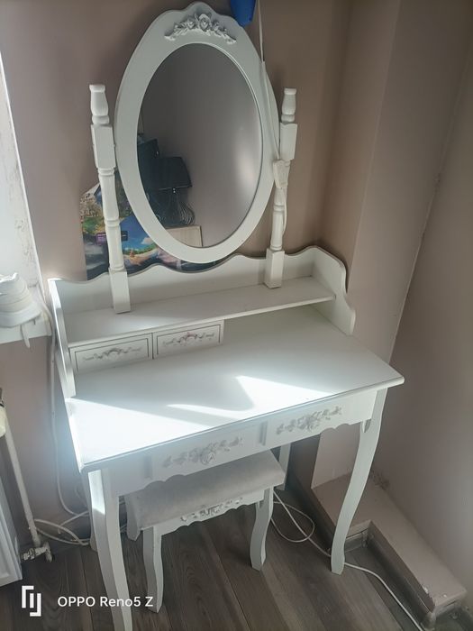 Toaletka biała stan bardzo dobry