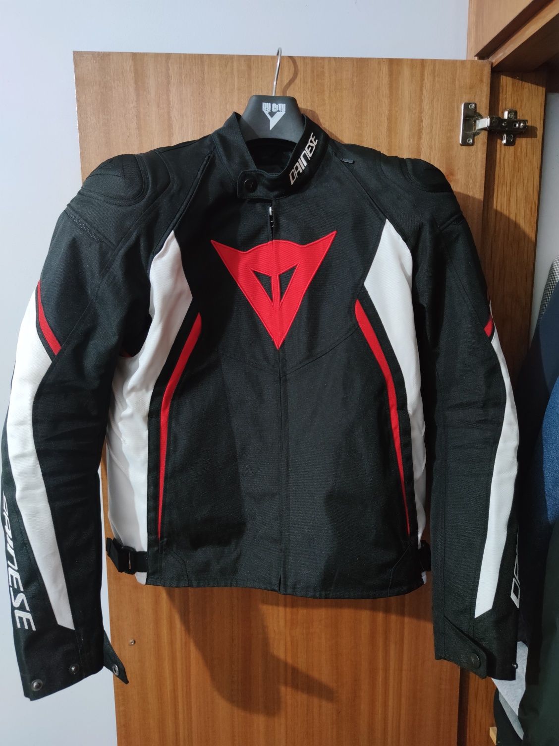 Casaco Dainese Avro D2 Tex Preto/branco/vermelho, tamanho 50