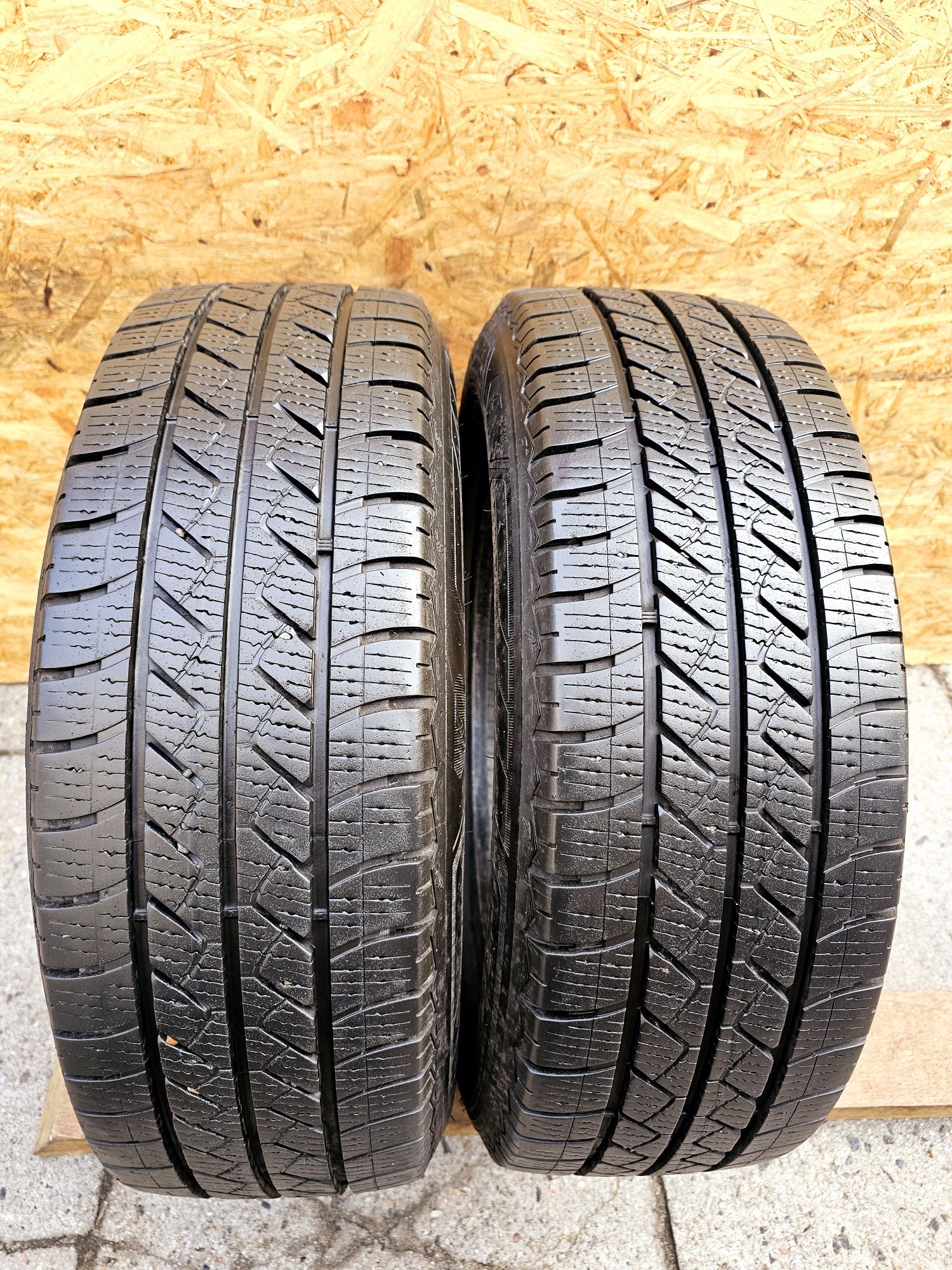 BDB Stan!!  7,4mm. 205/65 r16C Goodyear Vector 4Seasons Cargo