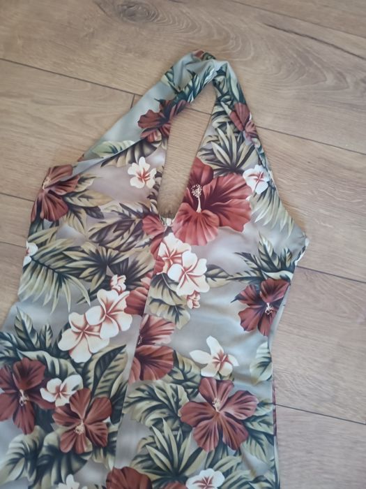 Letnia sukienka MIDI wiązana na szyję sml stan idealny