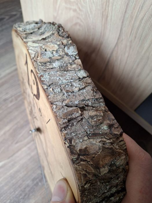 Zegar z plastra drewna ręcznie wypalany