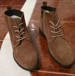 Botas de camurça em camel
