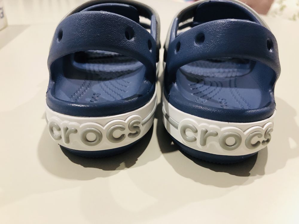 crocs 11 оригинал сандали новые.
