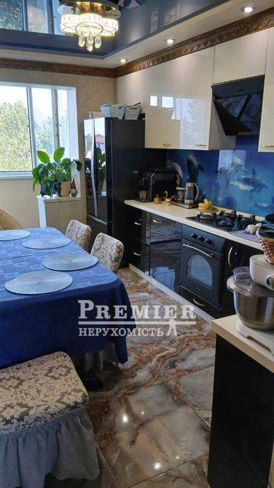 Продам 3 кімнатну квартиру з ремонтом на пр. Добровольського