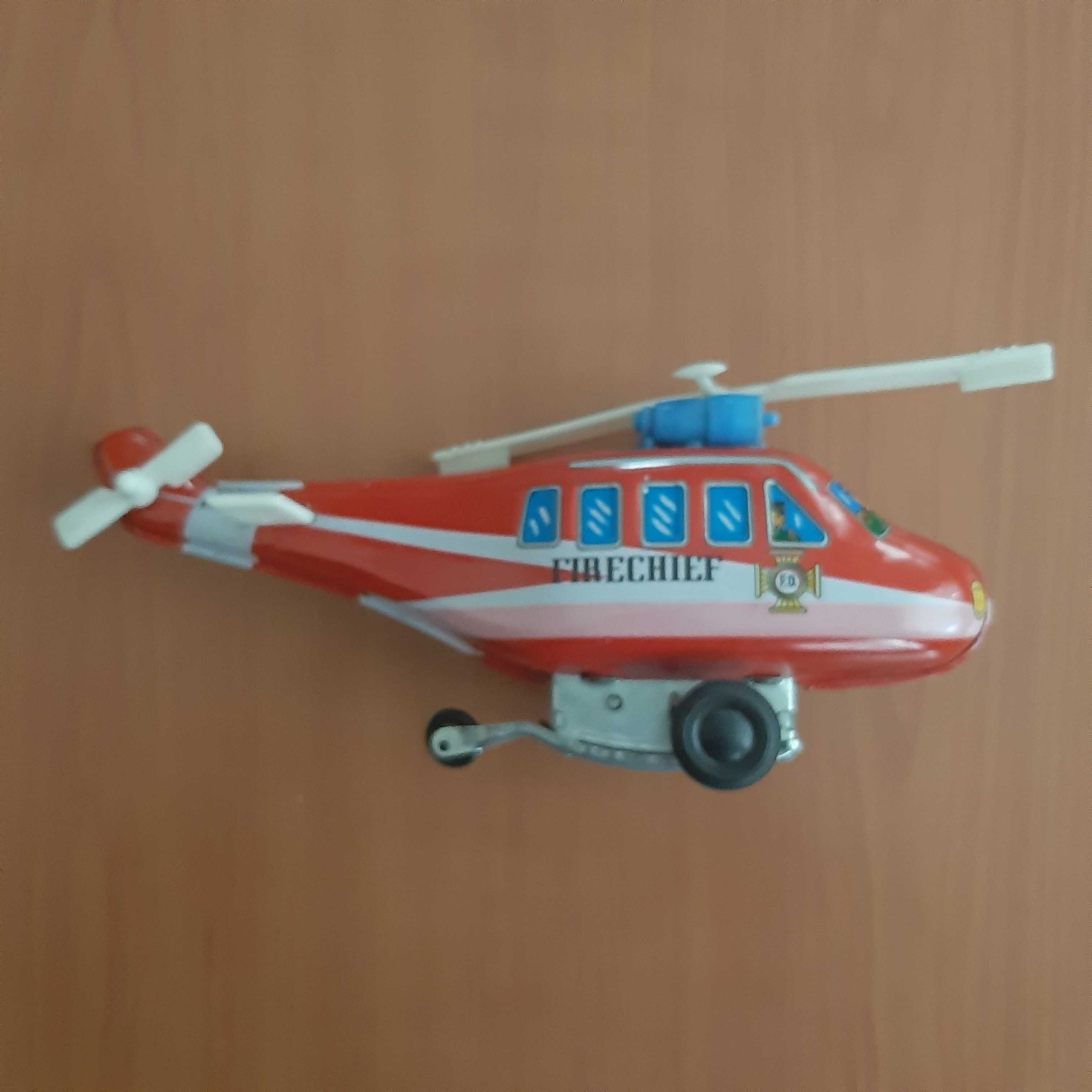 Helicóptero Brinquedo de Lata e a Corda Antigo Vintage