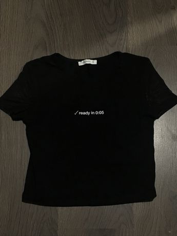 черная футболка-топ с надписью в сеточку от teranova