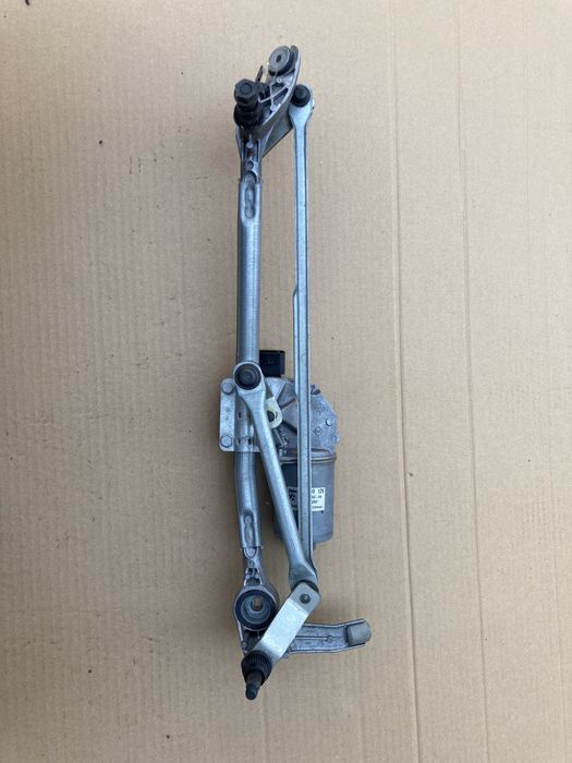 BMW e90 e91 mechanizm wycieraczek przód przednich silniczek silnik