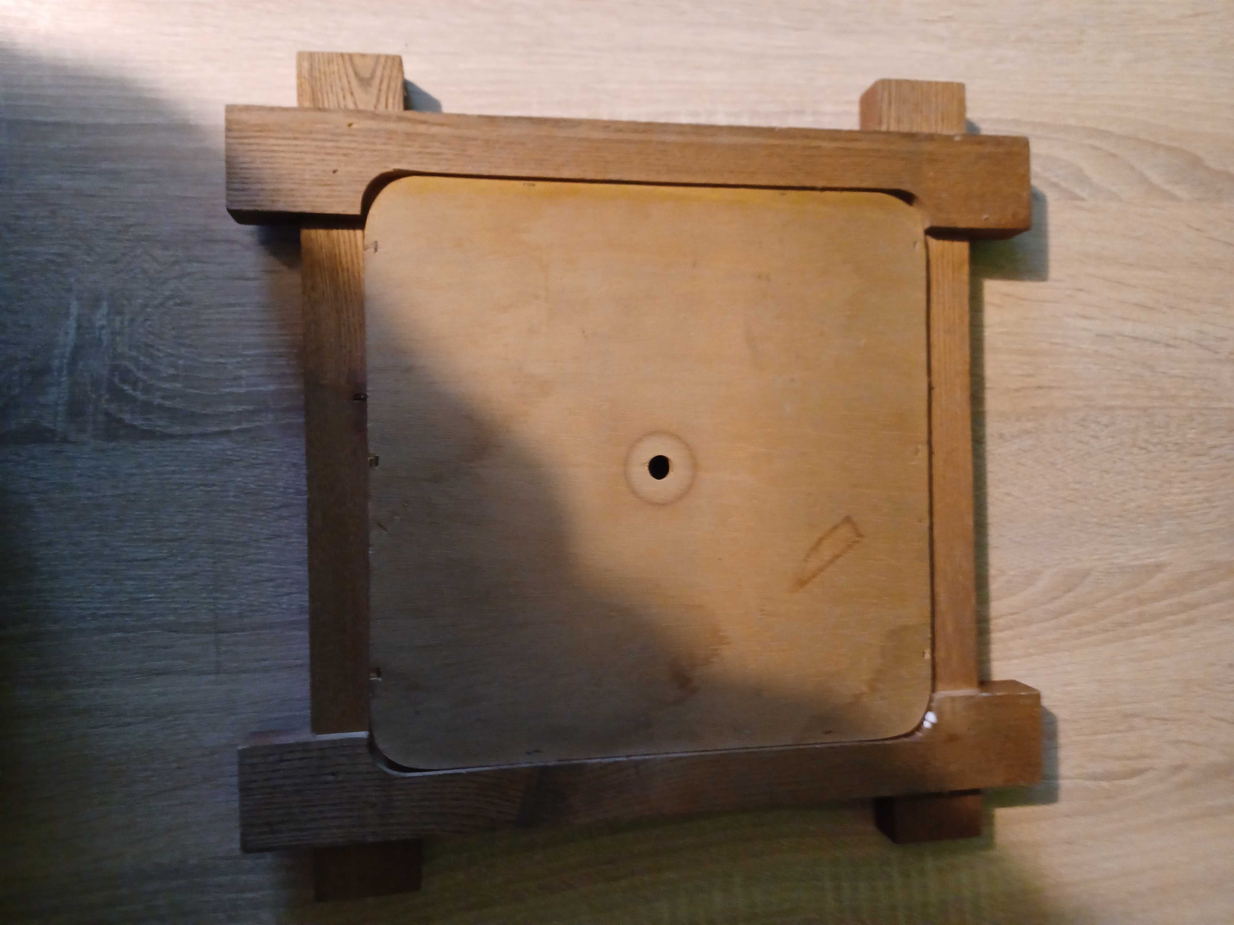 Rama zegara wykonana z drewna dębowego