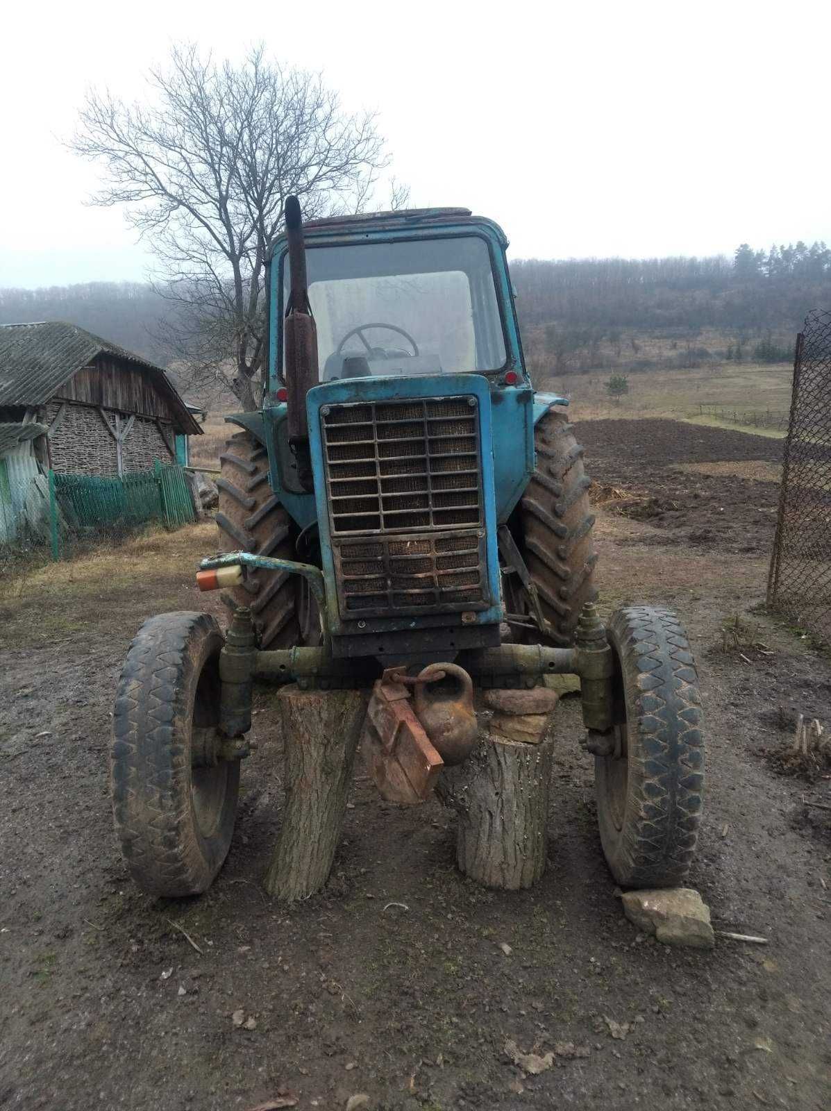 Трактор МТЗ-80 з навісним обладнанням