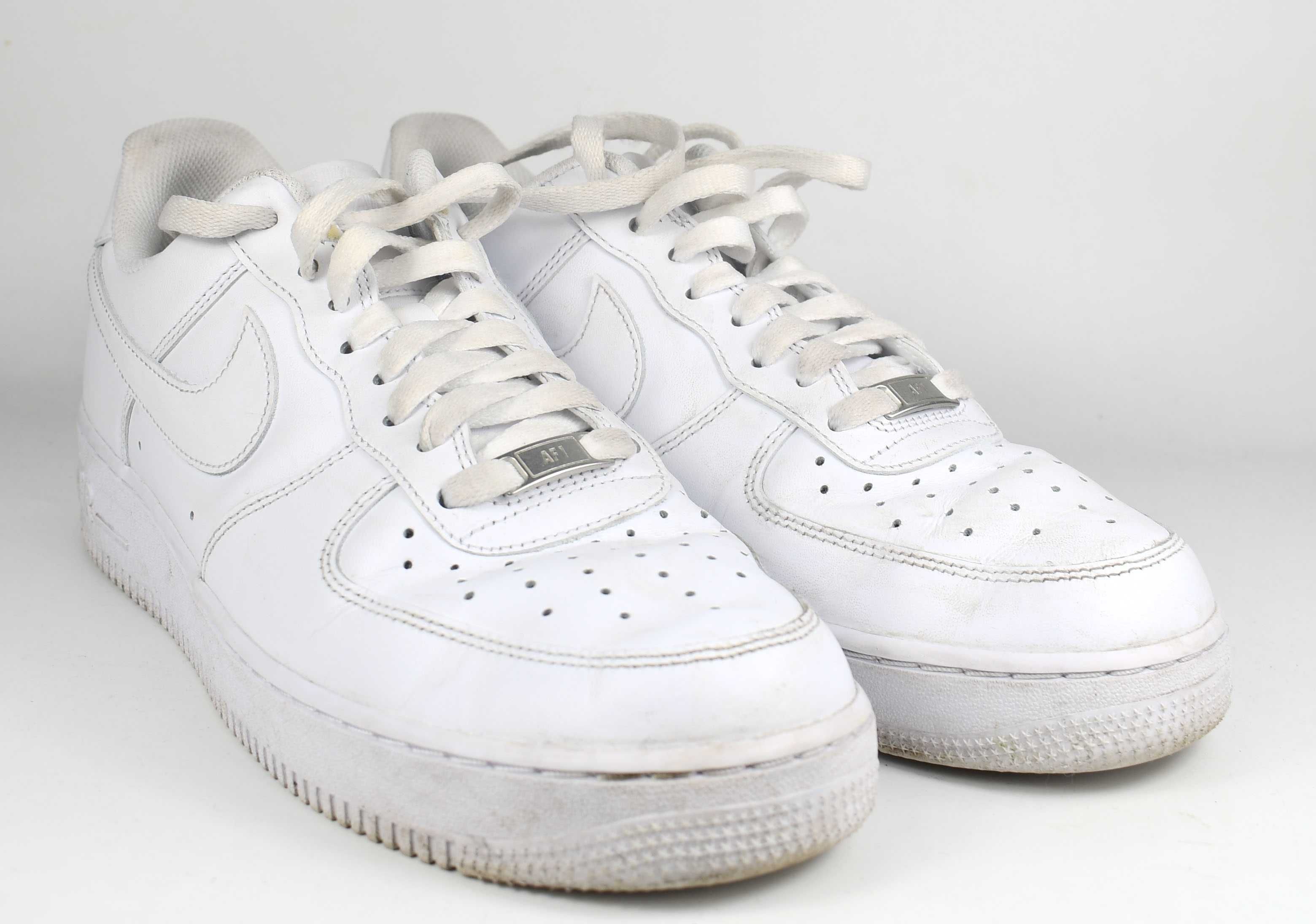 Używane Sneakersy Nike Air Force 1'07 CW2288  roz. 43