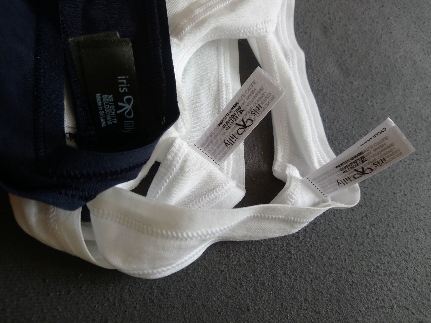 Majtki stringi iris & Lilli XS 3szt