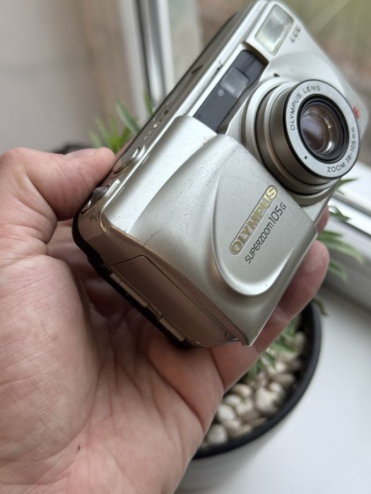 Пленочный фотоаппарат Olympus Superzoom105G