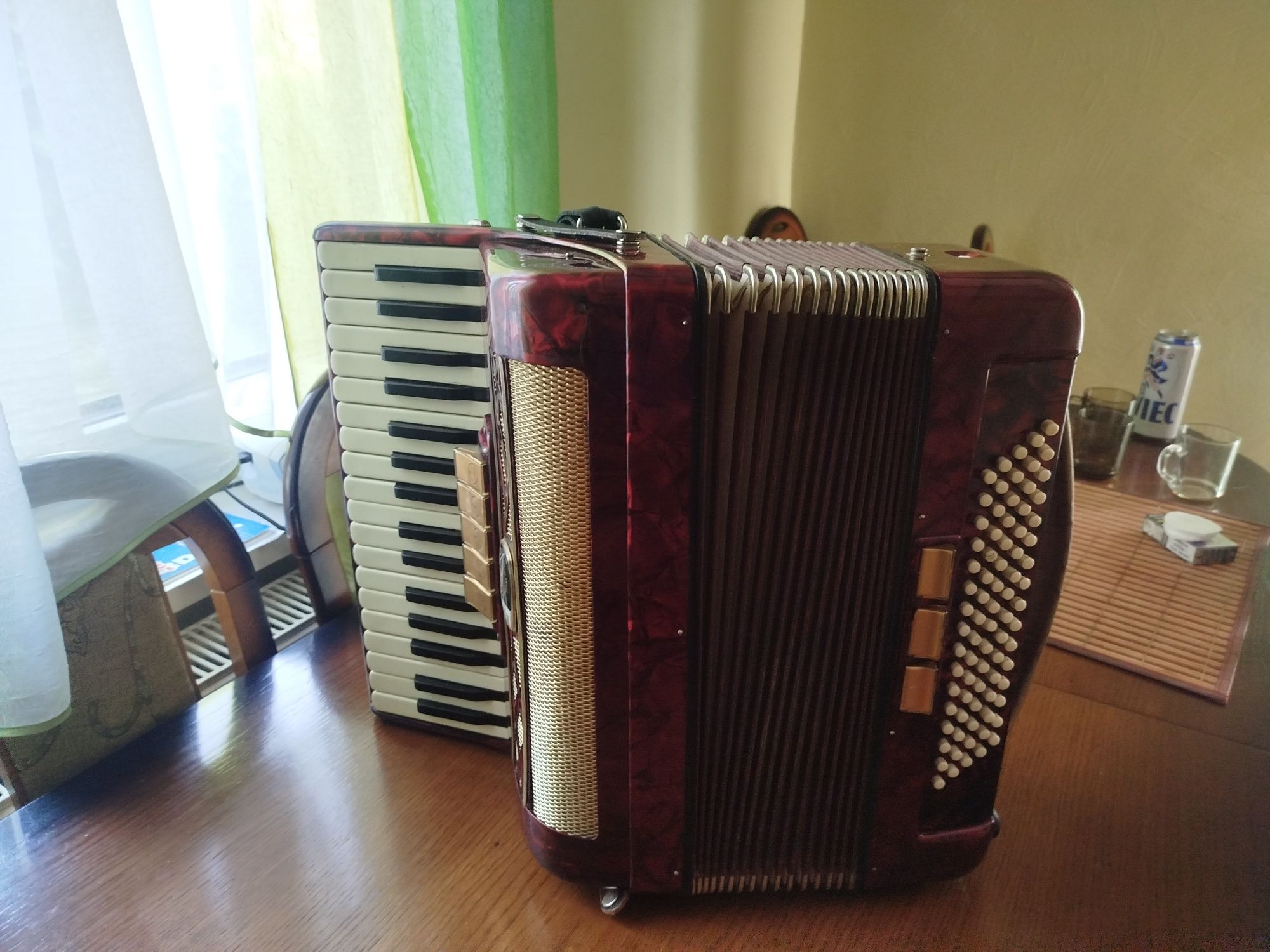 Akordeon meteor 80