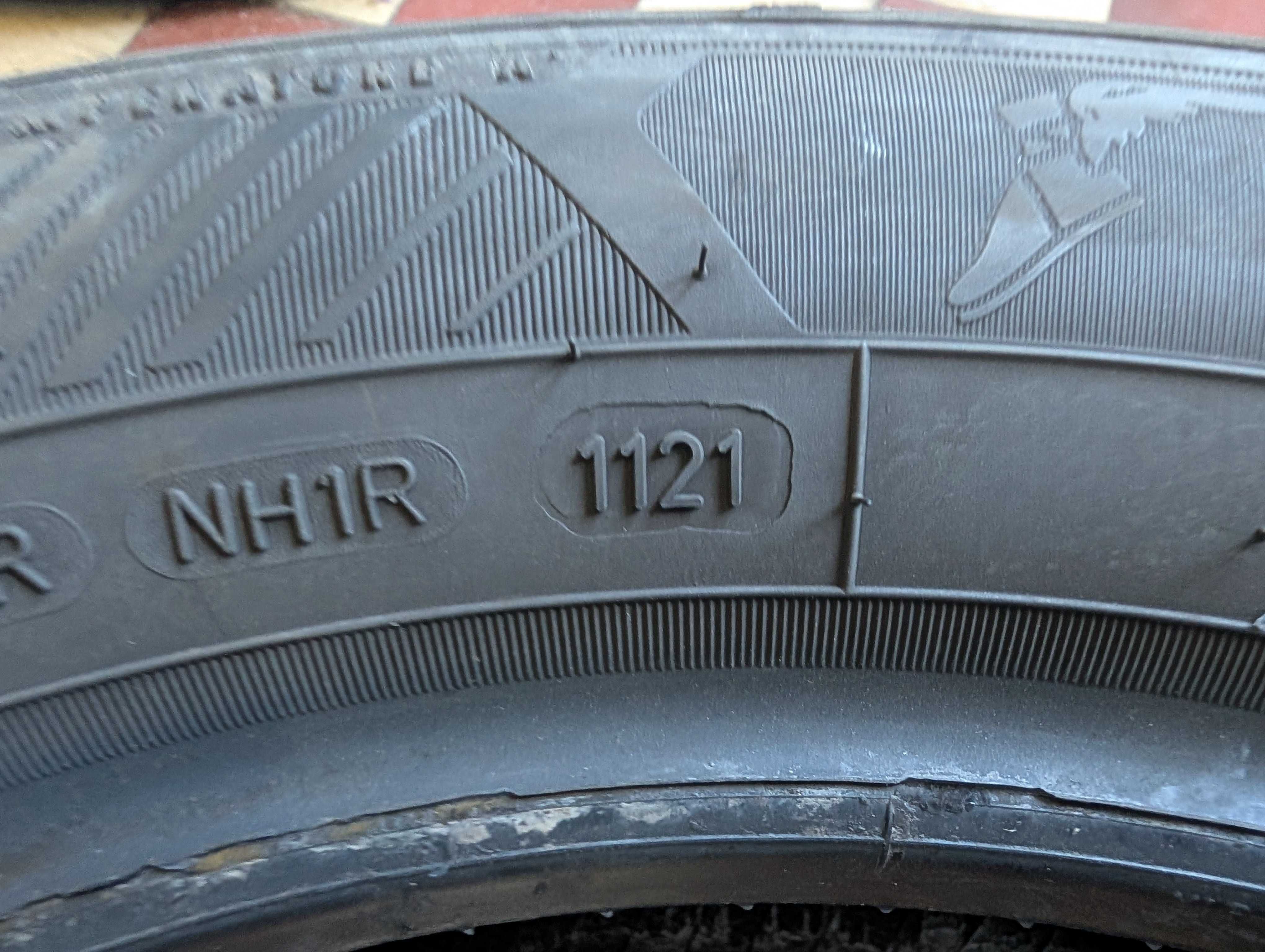 Goodyear EfficientGripPerformance 215/55R17 94W #596&