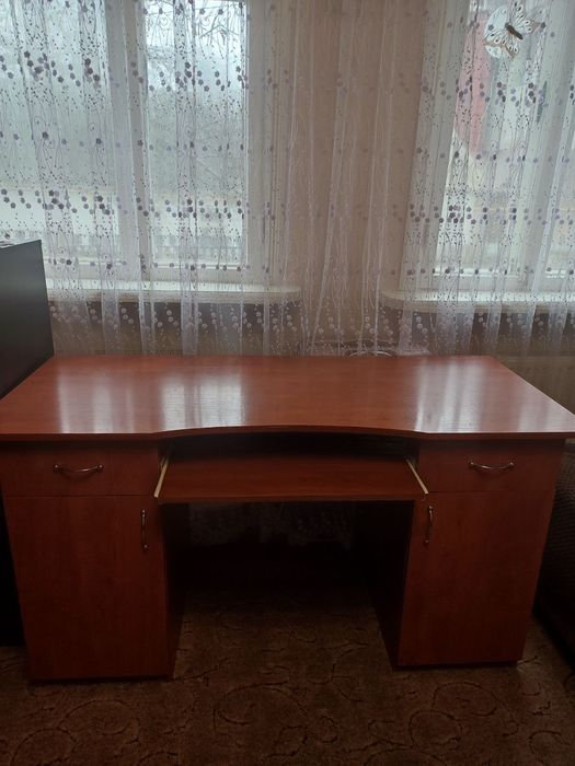 Продам стіл письмовий