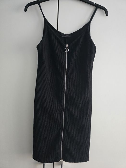 Czarna sukienka mini - Bershka
