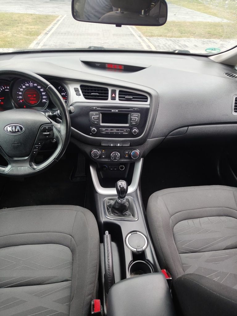 Kia cee'd 1.4 bezyna 2013 r 84 tys km..