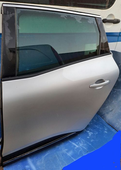Renault Grande Scenic Anos 2016/17/18/19/20/21/22/23/24 porta Trás esq