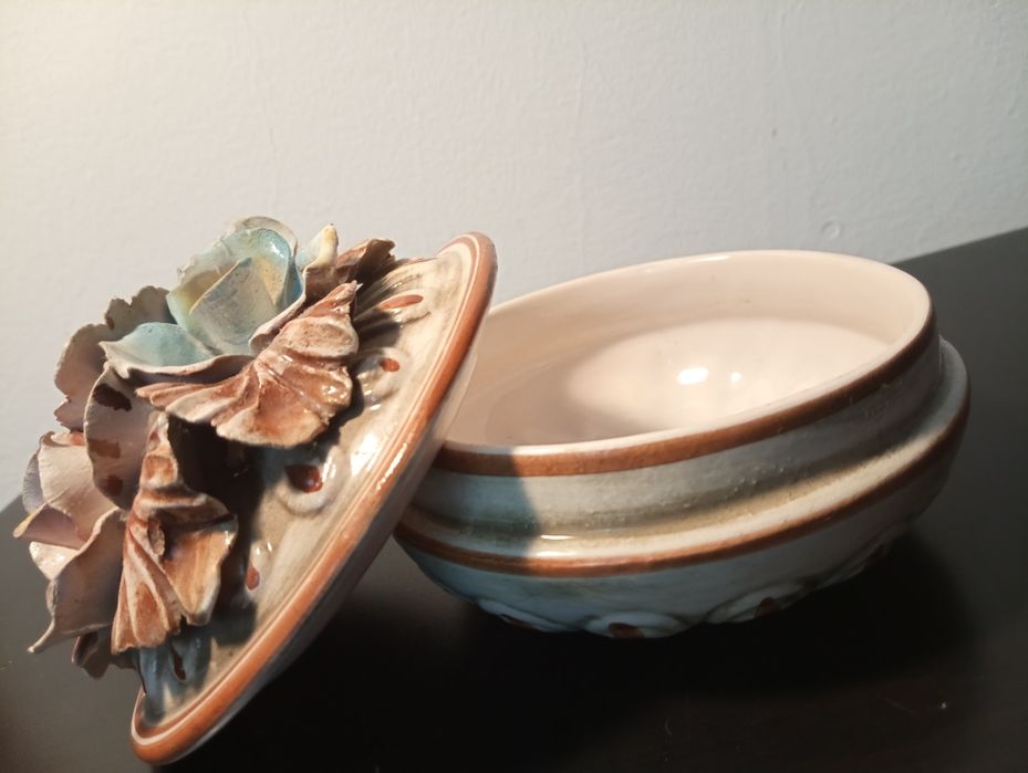 Antigo porta joias Porcelana estilo Capodimonte - vintage - Como novo!