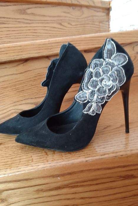 Шикарні туфлі 37 розміру