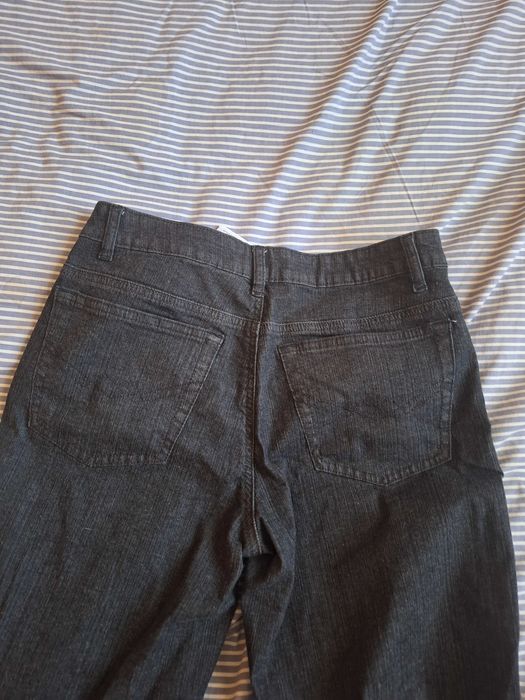 Сірі трендові джинси кльош Yessica