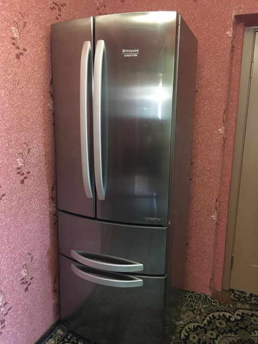 Холодильник Hotpoint ariston