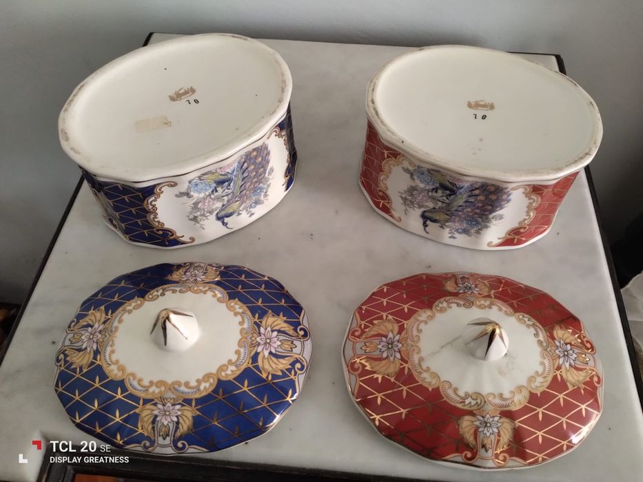 Bonitas Caixas de Louça com Motivo de Pavões