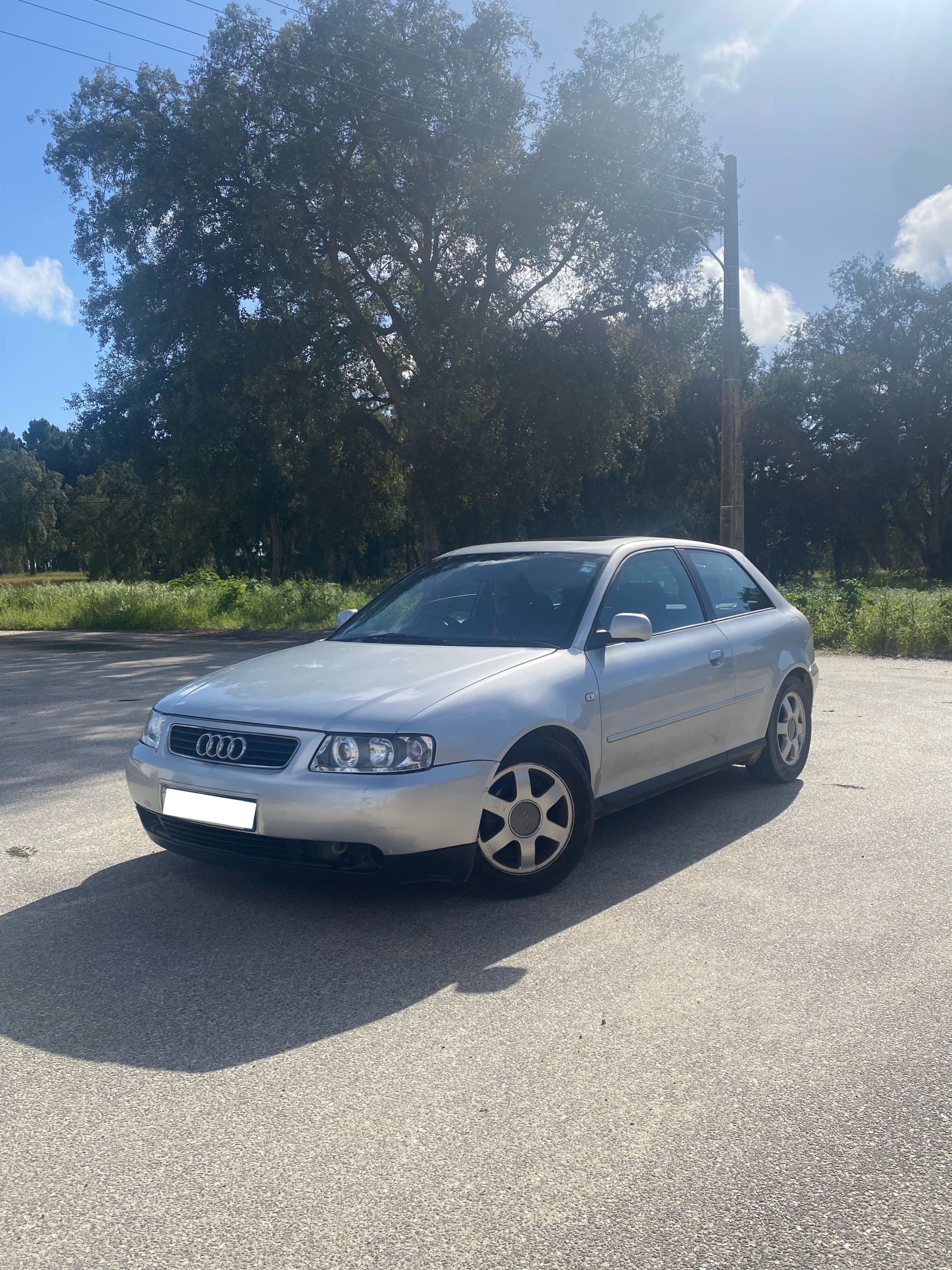 AUDI A3 8L  1.6.