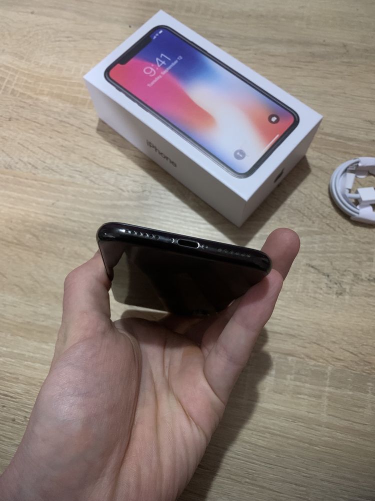 iPhone X 256 GB black все работает