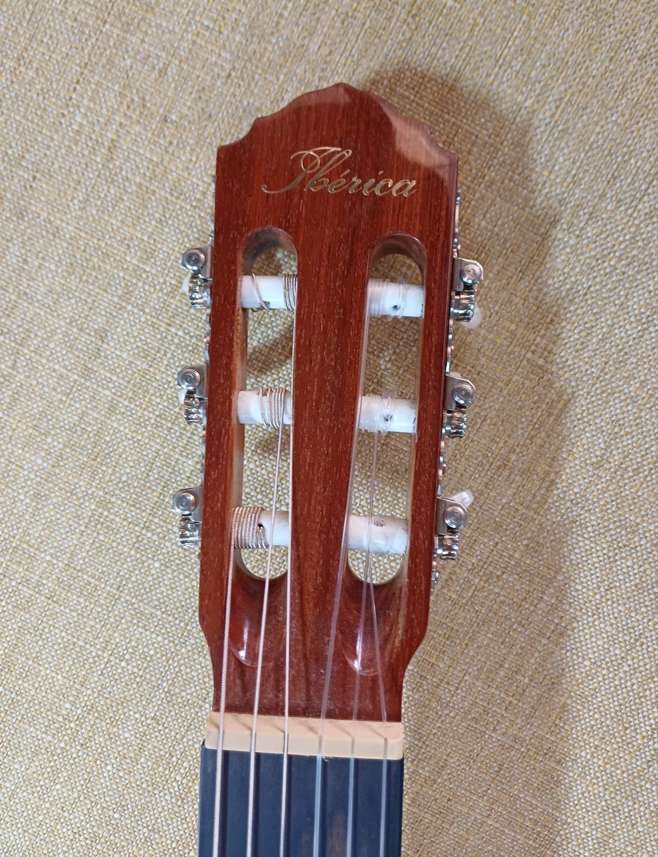 Guitarra clássica Ibérica + capa de transporte