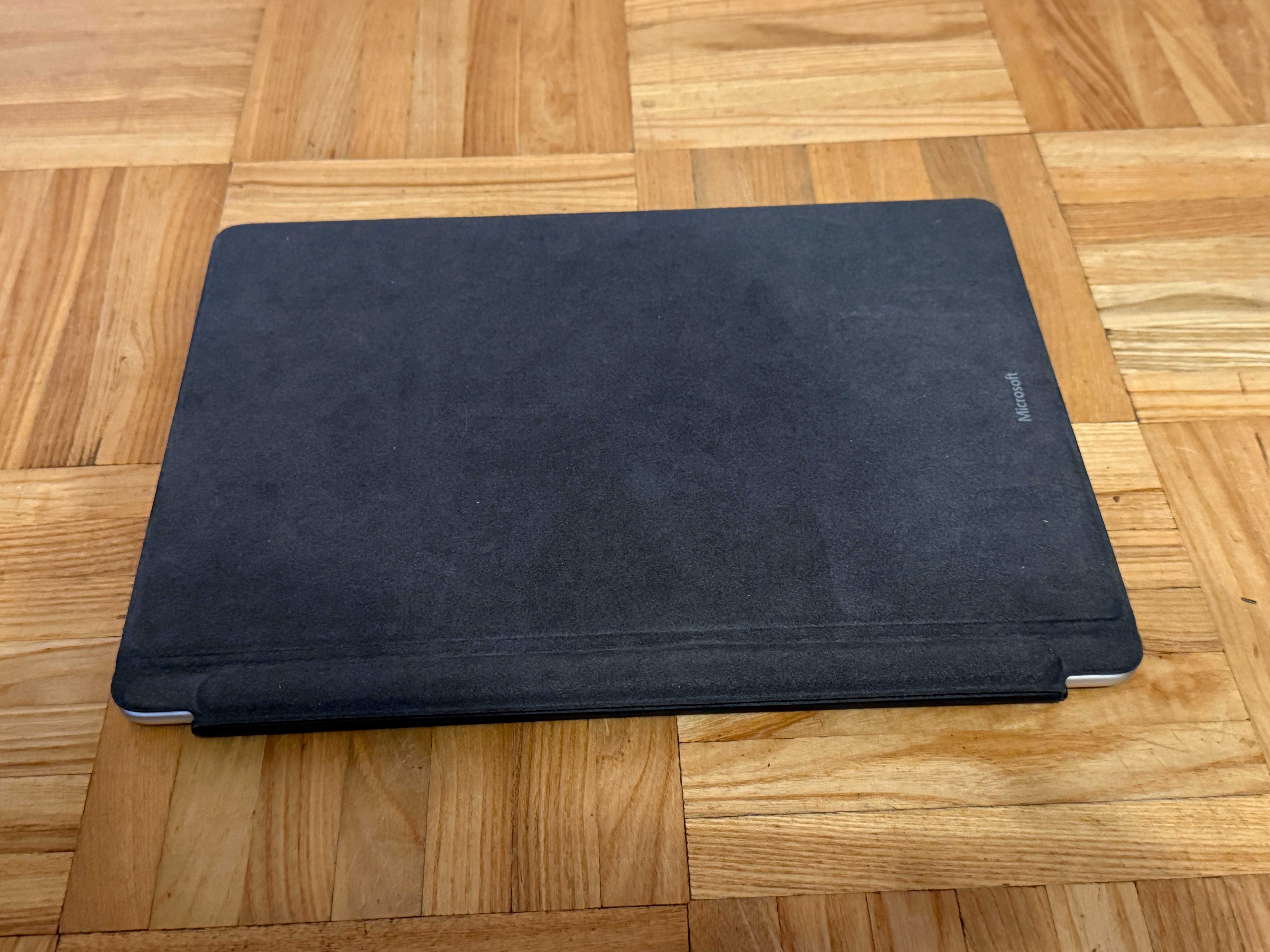 Microsoft Surface 8 Pro LTE 256GB i7-1185G7 16GB RAM + Surface Dock 2