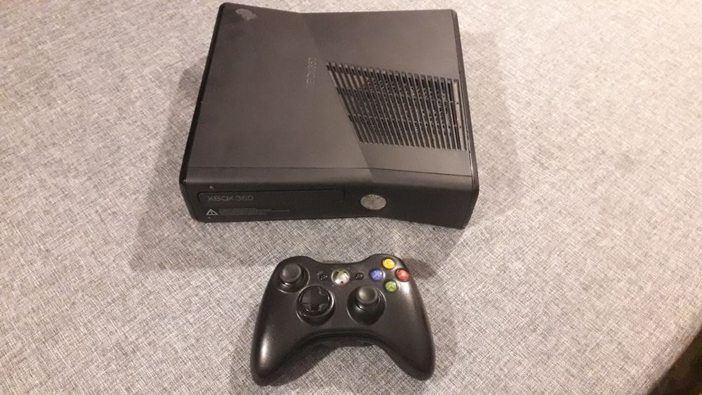 Konsola Xbox 360 + pad - na części