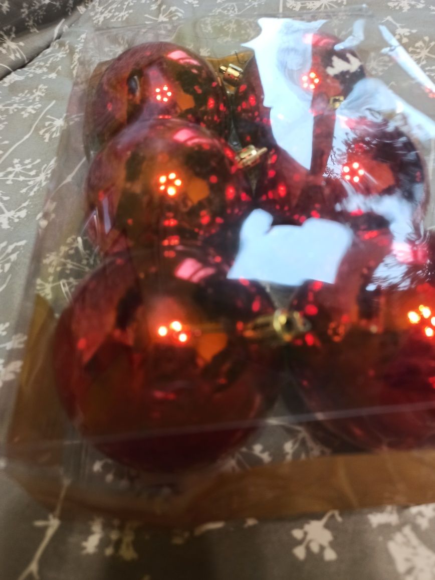 Bombki czerwone na choinkę