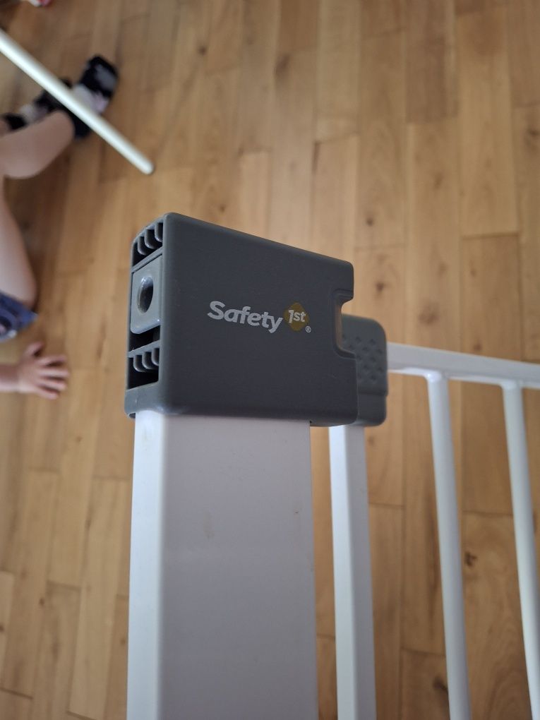 barierka zabezpieczająca safety 1st 73-80cm