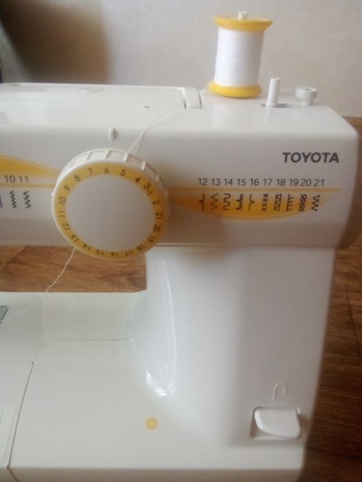 Продается электромеханическая швейная машинка TOYOTA